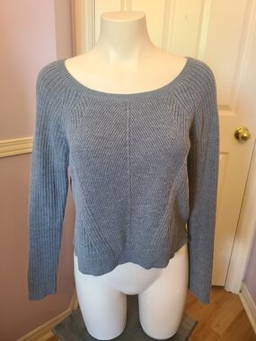 Express Scoop Neck Knit Sweater in Heather Blue-Gray